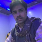 Jitendra Kumar Instagram - Sometimes I fall in love with the Authenticity of costumes 🧣👕 @dchaitru 🙌 #Lantrani #streaming #costumelove #zee5