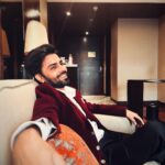 Jitendra Kumar Instagram - 🍷🍷 #suitup #velvet Styled by @krishi1606 HMU by @shenoyafernandes