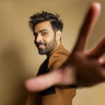 Jitendra Kumar Instagram - Vibing 🕺🏻 ..!! #DryDayOnPrime ..watch it now ..!! Styled by @krishi1606 Hair & Makeup @shenoyafernandes Photography @niravthakkarphotography Custom Suit by @basicsandoffbeat Time piece @titanwatchesindia Accessories @rimayu07 Footwear @zufr_india
