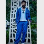 Jitendra Kumar Instagram - जाए जहॉ भी लेके जि़न्दगी .. we got to go that way..!!☘️ #DryDay #things HMU by @shenoyafernandes Styled by @krishi1606 Accessories by @adonis_sterling Photography @Aryanpathak23