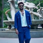 Jitendra Kumar Instagram - जाए जहॉ भी लेके जि़न्दगी .. we got to go that way..!!☘️ #DryDay #things HMU by @shenoyafernandes Styled by @krishi1606 Accessories by @adonis_sterling Photography @Aryanpathak23