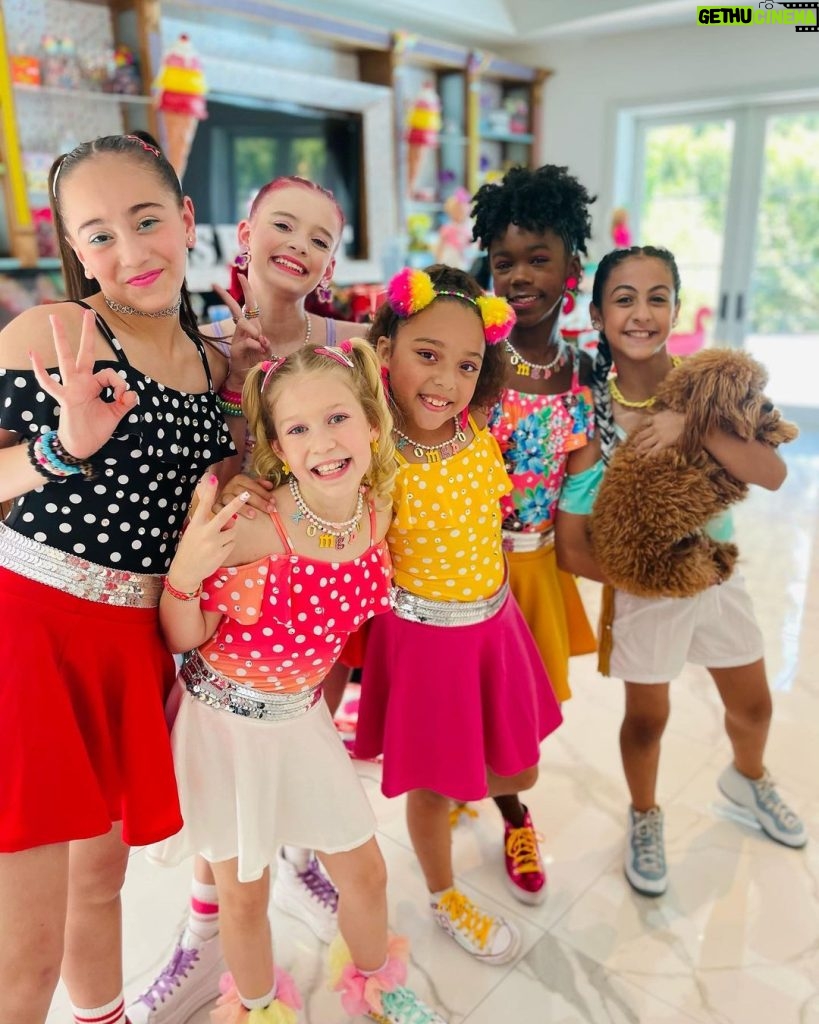 JoJo Siwa Instagram - #1 😱😍🥹 @xomgpop DEBUT ALBUM “Party Like A Popstar” IS OUT NOW!! Two years ago My mom and I had the idea of creating XOMGPOP! And now here we are two years later, the day of xomgpops FIRST album release getting to celebrate the six kids that work SO hard everyday and are SO passionate. I’m beyond excited for the next generation of kids to have a XOMGPOP to look up to.🫶🏼 Congratulations @leigha.sanderson @iamtiniet @dallas.skyes @kinleyfullout @iambrooklynnpitts @bellacianni and the ENTIRE XOMGPOP! Team!! 💜 EVERYONE STREAM PARTY LIKE A POP STAR AVAILABLE EVERYWHERE NOW!!