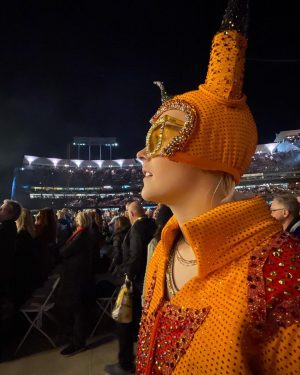 JoJo Siwa Instagram - @eltonjohn 🔥 Absolutely the best night ever watching the legendary Sir Elton John perform his FINAL U.S. concert. Unreal. Forever inspired ❤️