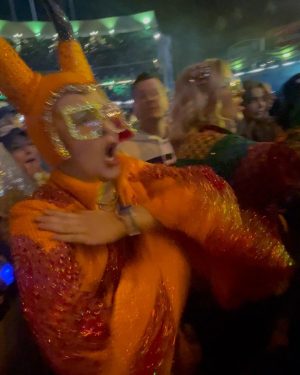 JoJo Siwa Instagram - @eltonjohn 🔥 Absolutely the best night ever watching the legendary Sir Elton John perform his FINAL U.S. concert. Unreal. Forever inspired ❤️