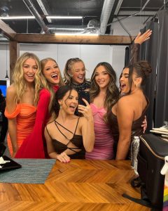JoJo Siwa Instagram - ✨you heard it here first✨ the squad is officially back together for a #DanceMoms reunion coming 2024 only on @lifetimetv !! 👯‍♀️💜