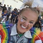 JoJo Siwa Instagram - BE WHAT YOU BE!!!🏳️‍🌈 best day @wehocity PRIDE PARADE ❤️🙏🏼 so honored to be WeHo’s “Next Gen Pride Icon” 🌈