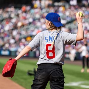 JoJo Siwa Instagram - WATCH ME PLAY IN THE MLB CELEBRITY SOFTBALL GAME TONIGHT ON ESPN AT 7:00/PST!⚾️ You can see on my face how much fun I had playing in this game!:)