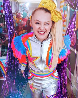 JoJo Siwa Instagram - IT’S MY BIRTHDAY!! I’M 16!🎉 Wow! How am I 16???? THATS CRAZY!! I love you all! Can’t wait to perform today in LOS ANGELES, CA..... ON MY BIRTHDAYYY!! 🌈 JoJo
