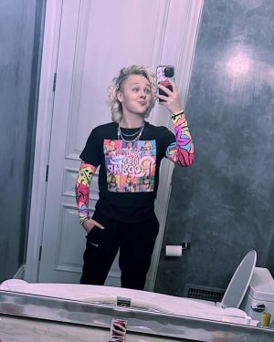 JoJo Siwa Instagram - #1 😱😍🥹 @xomgpop DEBUT ALBUM “Party Like A Popstar” IS OUT NOW!! Two years ago My mom and I had the idea of creating XOMGPOP! And now here we are two years later, the day of xomgpops FIRST album release getting to celebrate the six kids that work SO hard everyday and are SO passionate. I’m beyond excited for the next generation of kids to have a XOMGPOP to look up to.🫶🏼 Congratulations @leigha.sanderson @iamtiniet @dallas.skyes @kinleyfullout @iambrooklynnpitts @bellacianni and the ENTIRE XOMGPOP! Team!! 💜 EVERYONE STREAM PARTY LIKE A POP STAR AVAILABLE EVERYWHERE NOW!!