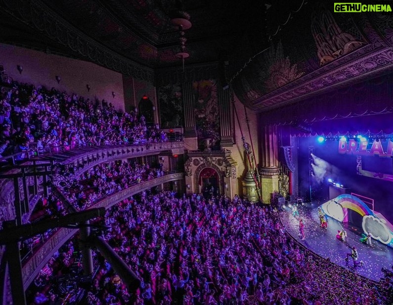 JoJo Siwa Instagram - I think I was dreaming last night!💛 I still can’t believe that I performed at the Beacon Theatre in NYC! This stage has had EVERYONE who is a legend perform on it, fun fact... in all of the places that I’m performing on tour, it’s the only stage that Freddie Mercury has also performed on.❤️ So it was a really special moment for me last night and I just wanted to say that it was incredible! Thank you New York for being extraordinary!🗽