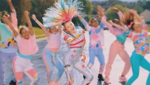 JoJo Siwa Instagram - D.R.E.A.M. THE MUSIC VIDEO COMES OUT TODAY!!!🎉💕 It will be live on my main YouTube channel at 12:00 PST!!🔥 I’m going to be live commenting with you guys during the first watch of the video!!💜 So make sure you click the link in my bio and turn the reminder ON!!🌈🤟🏼 OMGGG LETS GOOOO!!!! 🚨UPDATE: THE VIDEO IS NOW OUT!!!🚨