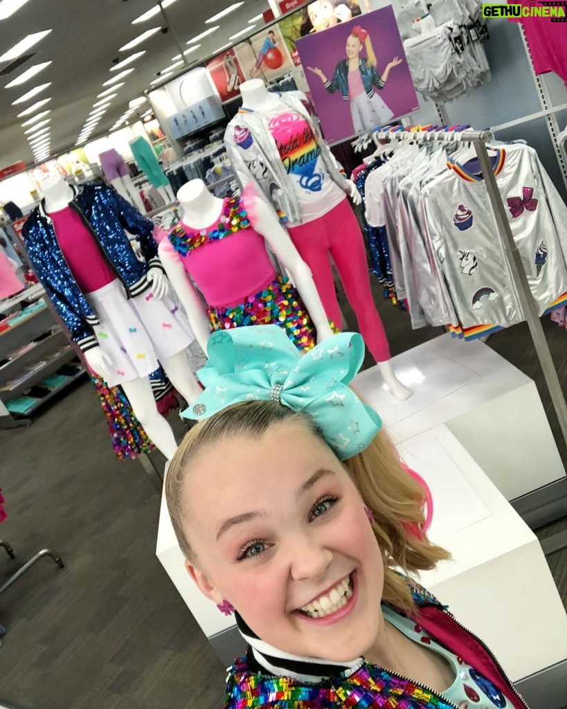 JoJo Siwa Instagram - YAYYY!! What’s your favorite item from my new collection “JoJo’s Closet” (available at target!)??!! Mine is - I LOVE THEM ALL😍💜