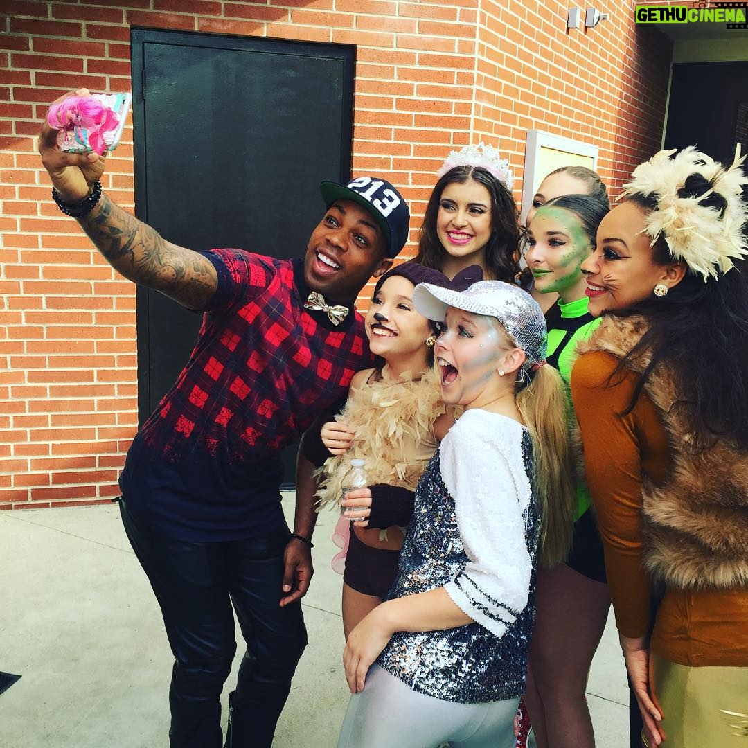 JoJo Siwa Instagram - Amazing week with @todrick thank you for everything and for being sooooo much fun ππππ»β€οΈππΆβοΈ