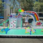 JoJo Siwa Instagram - BE WHAT YOU BE!!!🏳️‍🌈 best day @wehocity PRIDE PARADE ❤️🙏🏼 so honored to be WeHo’s “Next Gen Pride Icon” 🌈