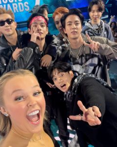 JoJo Siwa Instagram - 7 Legends🌟 @bts.bighitofficial @amas