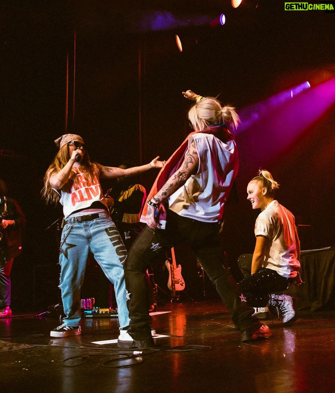 JoJo Siwa Instagram - THE 3 GAYEST PEOPLE ALIVE.🔥 When @gflip calls and asks you to perform GAY4ME with them and @laurensanderson in LA there is only 1 answer…. ABSOFUCKINLUTELY. 🖤 Thank you G for having me. You’re an absolute LEGEND. Left ur show feeling beyond inspired by watching you. I will forever be grateful that I got to share my first on stage unleashed moment with you and Lauren. Without a doubt can say this was one of the best nights of my life.🤍🤘🏼 📸: @nazr.in and @dittphoto