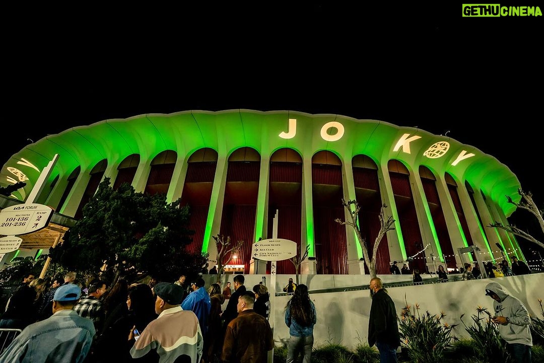 Jo Koy Instagram - I had my friends pop up at The Forum.