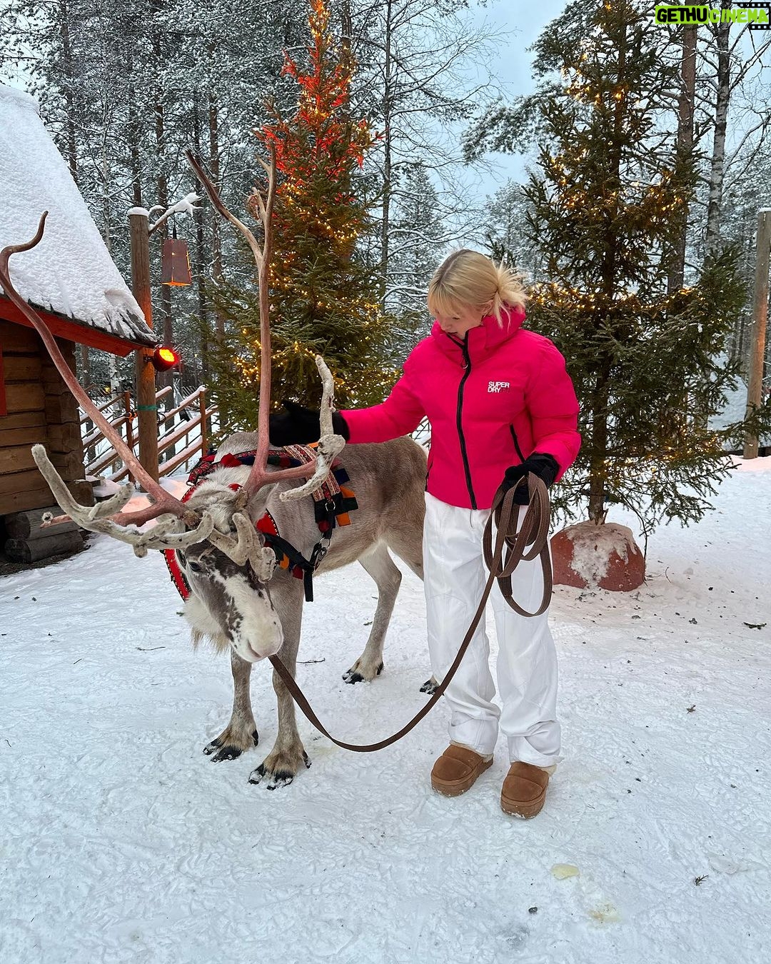 Joalin Loukamaa Instagram - Paid partnership @cocacolafi @cocacola 🎄 I was lucky enough to fly to Rovaniemi (Lapland) with @cocacola to discover the magical never sleeping Christmas town & it’s lovely people🎅 you could hop on the iconic Coca-Cola truck too if the lucky one is you ☺️ check my stories and download the Coca-Cola app! 🤍 #CocaColaChristmas Arctic Circle Rovaniemi