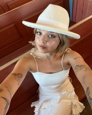 Joalin Loukamaa Instagram - I attract love