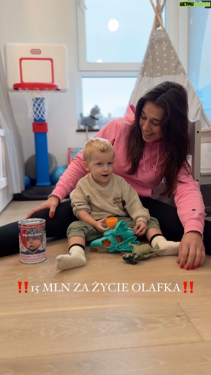 Joanna Jędrzejczyk Instagram - Dużo na świecie cierpienia i łez - lecz walczmy o siebie na ile to możliwe. Olafku, Ty to wiesz, że jestem w twojej drużynie i masz nową ciocię na zawsze❤️ Kochani! Olaf ma 2,5 roku i walczy w nierównej walce z Dystrofią mięśniową Duchenne’a, a do uzbierania mamy ponad 15 milionów złotych na nierefundowaną terapię genową Liczę, że dołączycie do mnie w walce o życie i zdrowie Olafka🙌🏼 Link w bio 📲 SIEPOMAGA - OLAF KRASNOWSKI Polska, Poland