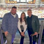 Joanna Jędrzejczyk Instagram - weekend w Trójmieście zakończony sportowymi emocjami @treflgdansk vs @zaksaofficial w miłym towarzystwie 🏐 dziękuję prezesie @dariusz.gadomski za zaproszenie i gratuluję zwycięstwa🏆 Cudowna jest nasza 🏐 PS @mariuszpaszkiel gratuluję podpisania kontraktu i wspierania sportowców Jak wasz weekend?🫶🏻 …. #siatkówka ERGO ARENA