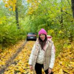 Joanna Jędrzejczyk Instagram - Zimny i deszczowy, ale jakże piękny jesienny dzień🍂🍁 Pomimo, iż dziś wolna niedziela to u mnie pracowicie i objazdowo. Plusem jest to, że stawiam sobie nowe wyzwania i otwieram się na nowe kierunki rozwojowe. Ale tak sobie głośno myślę… czy poza moimi działaniami biznesowymi z moją marką suplementów Mylabs, działaniami marketingowo-telewizyjno- fundacyjnymi… może stworzyć idealne miejsce do wypoczynku czy treningu?! Najlepiej w urokliwym miejscu gdzieś nad jeziorem lub lesie na Warmii i Mazurach? Odwiedzalibyście mnie? Lubicie wypoczynek na łonie natury, blisko wody i lasów? Czy może jednak miasto i w pełni rozwinięta infrastruktura to w dzisiejszych czasach takie „must have” ?! … #pieknazlotajesien #złotajesień #zlotajesien #warmiaimazury #warmiamazury Święta Lipka