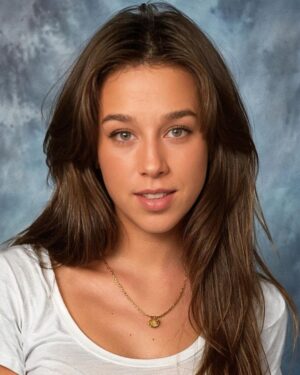 Joanna Jędrzejczyk Instagram - loving this AI yearbook trend 🤓😄
Check the last one🤣
#yearbook #yearbooktrend