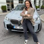 Joanna Jędrzejczyk Instagram – Ok Warszawo! Sprawy ogarnięte więc czas wracać do domku – mojego azylu pod Olsztynem🏡

To były naprawdę intensywne cztery dni. Od lekcji WF dla fundacji Mistrzyni @otyliaswim po spotkania, uruchamianie nowych projektów, telewizję śniadaniową, podróż do Wrocławia, odwiedziny dzieciaków w szpitalu, aż samą galę @boxing.challenge i urodziny @fundacja_cancerfighters ❤️

Wiele kilometrów za mną, trochę łez i ogrom pracy ale wracam do domu szczęśliwa 😃

W podróżach tych bliższych i dalekich zawsze moim partnerem jest @carwizinternational , które przygotowało dla was jesienną promocję🤩

z kodem rabatowym FALL23 łapcie -15% na wynajem samochodów.

*Kod obowiazuje na wszystkie wynajmy na stronie www.carwiz.pl do konca pazdziernika
…
Reklama #carwizrentacar #carwiz #rentalcar #rentacar #homesweethome Warszawa