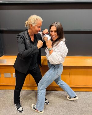 Joanna Jędrzejczyk Instagram - after two days at @harvardhbs I just want more📕 what a journey, and it’s just the beginning

so honored and happy to be part of Crossover Into Business Program, having a chance to learn from Professor @anitaelberse , meeting all of the athletes from all over the world and picking my Mentors @talalalalallalla & Romek Sadowski @sdwski (who doesn’t speak polish but he has Polish Roots) 🤗

can’t wait to learn and experience Harvard more. 

Guys! Never let anyone doubt you. Believe in yourself. Sky is the limit🚀

It’s time to leave Boston and fly to Vegas. Can’t wait to see @mateusz_gamrot performing this weekend and reaching the stars 🌟 

Kiss 😘 

PS would you be back to school again?🎒
…
#harvardbusinessschool #harvard #crossoverprogram #boston #itsnevertoolate
