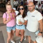 Joanna Jędrzejczyk Instagram - Dziś na liście moich miejsc pracy był Kraków!🏰 Szkoda, że tylko na kilka godzin ale jakże cennych. Szybki obiad i lody z @rakus17 i @olszewski_bjj, a następnie wieczorne wystąpienie na Tauron Arenie dla @wyzwanie90dni podczas Szkoły wygranych🎙️ Cieszę się, że mogę motywować i spędzać z Wami czas. Dziękuję za niesamowitą energię i rozmowę. Bądźmy dla siebie wsparciem, inspiracją i motywacją każdego dnia. Teraz kierunek Zakopane⛰️A wy gdzie spędzacie weekend? … #krakow #kraków #cracow #friendstime Kraków, Poland