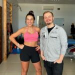 Joanna Jędrzejczyk Instagram - czas w domu (Olsztynie), to czas pracy👨🏼‍⚕️ jeszcze kilka długich miesięcy rehabilitacji ale postępy są na duży ➕ nie ustawajcie w dążeniu w realizacji marzeń czy założonych sobie celów często droga jest długa, wyboista i pełna niespodzianek ale dyscyplina, konsekwencja i praca doprowadzą Cię do upragnionych efektów (powrót do zdrowia, zerwanie z nałogami, awans, nauka, efekty diety, dojście do mistrzostwa, zmiana pracy czy zmiana życia) to tylko przykłady ale każdy niech wpisze swoje mistrzostwo i LECI Z TYM!✊🏼 trzymam za Was kciuki wdzięczna za @kamiliwanczyk i cały @reharmonia.crh 🙏🏼 PS jakie plany na weekend ? Ja lecę na @olsztyngreenfestival 🎵 …. #dailymotivation #staypositive #reharmonia #rehabilitacja #rehabilitacjaolsztyn #positivevibes #positivethinking #cantstopwontstop