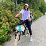 Joanna Jędrzejczyk Instagram - no hej👋🏼 my wieczór spędzamy aktywnie - rowerowo🚲 Dziś kolejny aktywny dzień za mną fizjo - tenis - rower. Staram się na maksa wykorzystać czas który spędzam w domu i oczywiście ostatni wakacyjny miesiąc ☀️ Ćwiczycie?🤗 Dobranoc 😘 … #rowerowo #rower #wycieczkarowerowa #familytime #olsztyn Olsztyn, Poland