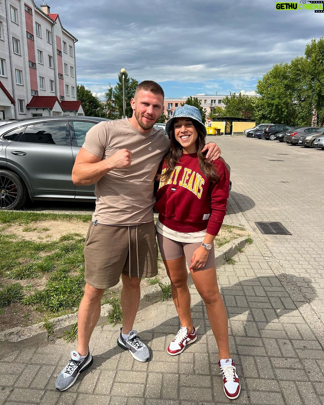 Joanna Jędrzejczyk Instagram - Looking forward to seeing @bryczekmma in the UFC soon✊🏼 Keep an eye on him - excellent warrior, huge heart, and genuine talent.👊🏼 … Dziękuję za odwiedziny i lunch😋 … #mmafighter #mmafighters #sneakers #polishfighter #futurechamp Olsztyn, Poland