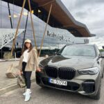 Joanna Jędrzejczyk Instagram - in and out 🛩️ Takie podróżowanie jest nie tylko piękne, ale szybkie i wygodne. Czy zgodzicie się ze mną? Tak rzadko mam okazję podróżować samolotami po Polsce. Cieszę się, że tych połączeń międzymiastowych jest coraz więcej, a auta do wynajmu dostępne są na każdym lotnisku🚘 Dzięki @carwizinternational i ich dostępności na wszystkich lotniskach w Polsce oraz bogatej flocie samochodów moja podróż była jeszcze przyjemniejsza i sprawna💜 Zadowolona z przebiegu kolejnej wizyty kontrolnej u lekarza po operacji barku, uciekam zaraz spać z wielkim uśmiechem na buziaku. Bark goi się jak powinien, mobilność oraz siła są coraz lepsze i powoli mogę wracać do uprawiania ‚innych’ sportów (innych niż tylko maszerowania i trucht) 🙄 O boksowaniu czy parterowych kulankach oraz MMA nie ma jeszcze mowy, ale 🎾, 🚲 czy planki tez brzmią nieźle😉 Tak że bierzemy się do roboty Dooooobranoc❣️ … Wspolpraca reklamowa #lovetraveling Polska, Poland