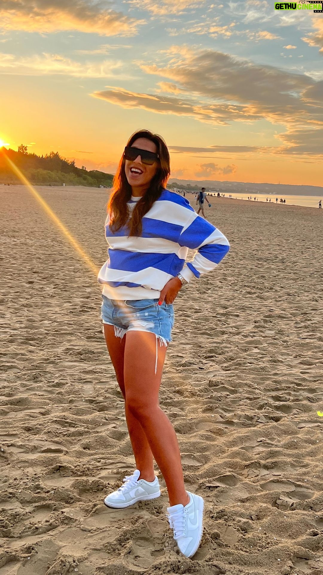 Joanna Jędrzejczyk Instagram - family weekend in #3CITY 🌅 how is your going? … #familyfirst #familyweekend #gdansk #gdańsk #trojmiasto #trójmiasto #sunsetonthebeach #beachsunset Gdańsk Brzeźno