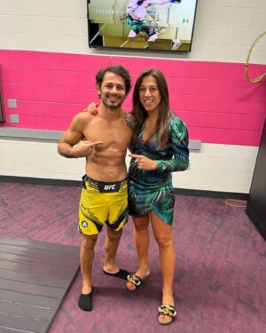 Joanna Jędrzejczyk Instagram - what a night for @pantoja_oficial & @americantopteam !🔥 well deserved 🔥 I’m so so happy for ya😀

 @theassassinbaby what a career 🙏🏼 we love ya Guys!❤️
…
 #andnew #ufcchampion #attnation
