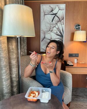 Joanna Jędrzejczyk Instagram - Podczas treningu, czy na sesji zdjęciowej, zawsze daję z siebie wszystko!💃🏻 A żeby nadążyć, niezbędne jest dla mnie zdrowe i przemyślane jedzenie. 

Dlatego już kolejny rok jestem na pudełkach @republikasmakoszy . Dzięki temu mam siłę i czas na wszystko, co robię i niczego sobie nie odmawiam.😃

Spróbujcie, to uzależniające 🤭

📲 Mój kod rabatowy JJFIT jest aktywny cały czas. Łapcie 5% zniżki. Smacznego!

materiał reklamowy

#republikasmakoszy #dietapudełkowa #cateringdietetyczny #wygrajzgotowaniem