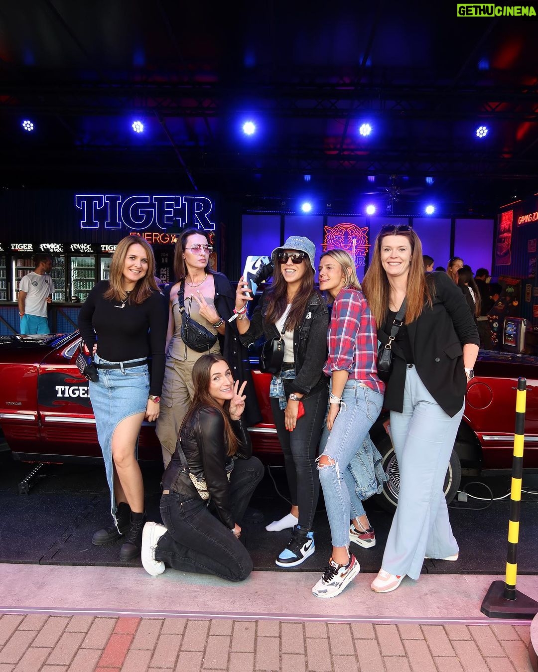 Joanna Jędrzejczyk Instagram - festiwalowy weekend w Olsztynie 📸 dobra muza, wspaniali ludzie, piękna pogoda i urocze miejsce🌅 czego chcieć więcej jak wasz weekend? Lubicie festiwale? good weekend everyone 😘 …. #goodweekend #weekendvibes #festivalvibes #greenfestival #greenfestivalolsztyn #funtimes Olsztyn Green Festival