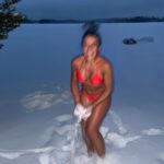 Joanna Jędrzejczyk Instagram – while in Finland🇫🇮 sauna & snow 
would you do that? 🧖🏻‍♀️ ❄️ 

SAUNA | SNOW | FINLAND | FINNISHSAUNA 

#finland #finlandia #snowbath #sauna #finnishnature #finnishsauna #icebath