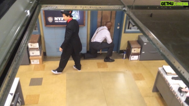 Joe Lo Truglio - 142.6K Likes - 🚨BTS ACTION🚨 From Aug 2014, Season 2 Heist, Boyle’s bird’s-eye view. Heist episodes were very fun but required many angles, so they took longer to shoot. Can’t remember if somersault made the final cut? Kinda fun staying up in the rafters though, watching my buds work their magic. #B99Mems
@nbcbrooklyn99