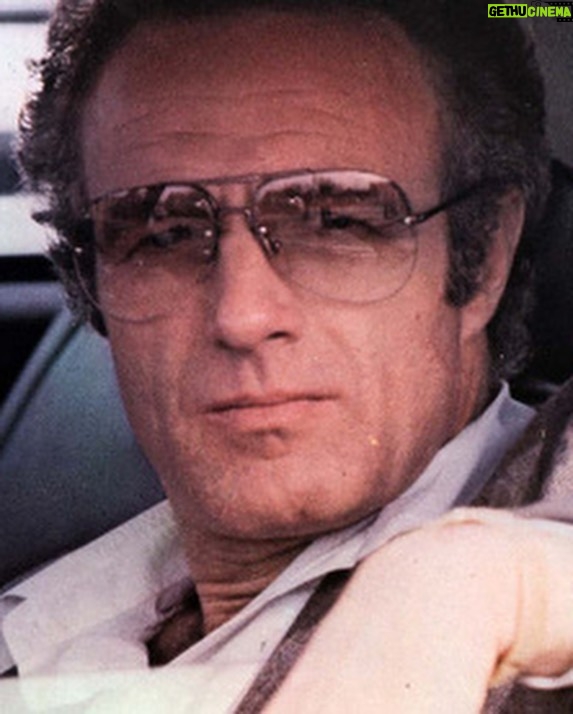 Joe Lo Truglio Instagram - Beside Newman, I can’t think of an actor who was so naturally cool, and clearly in control of any scene he was in. My intro to James Caan was Rollerball, but Thief remains my Top Caan. (The soundtrack by Tangerine Dream also top notch). Powerful talent. Thanks Jimmy! 👊🏼