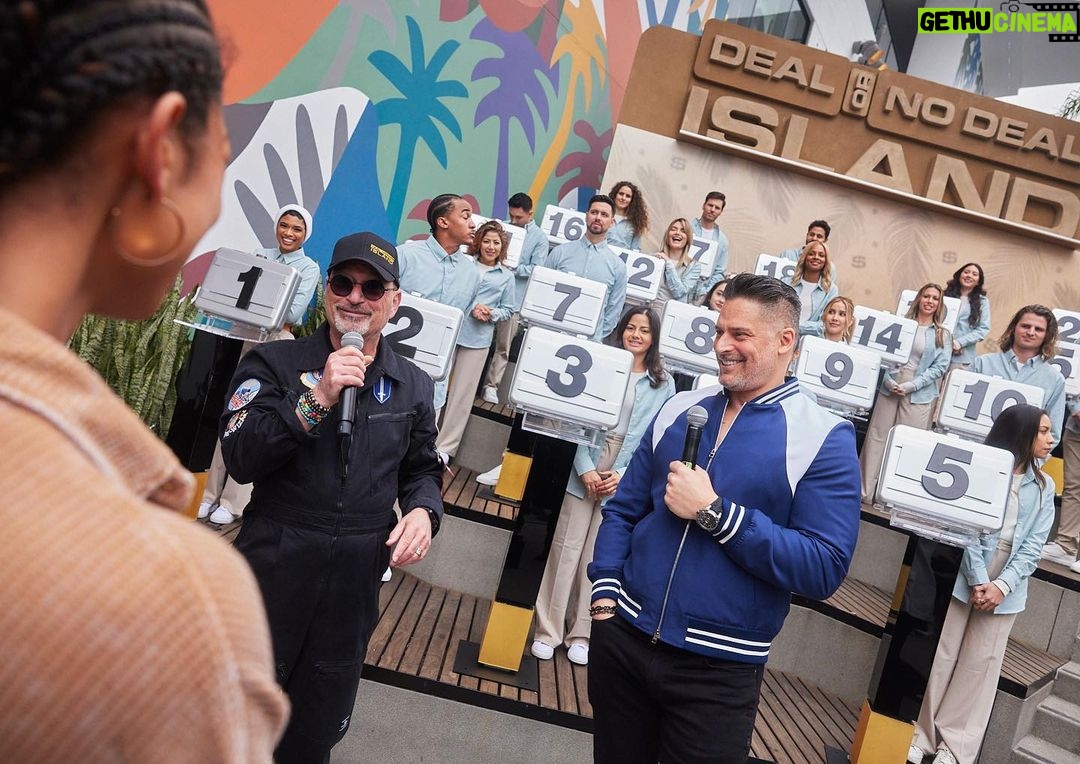Joe Manganiello Instagram - #DealOrNoDealIsland 🤝 Los Angeles ✅ Next stop, NYC! Visit us at @westfieldworldtradecenter, Thursday starting at 10AM. 🗽🏝️ Ovation Hollywood