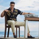 Joe Manganiello Instagram - • DEAL OR NO DEAL ISLAND • The briefcase is in new hands… A brand new action/adventure competition series hosted by yours truly… COMING TO NBC IN 2024