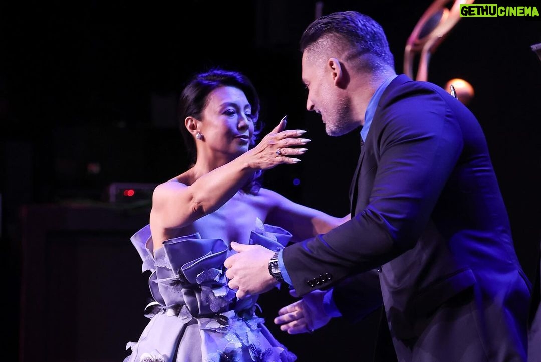 Joe Manganiello Instagram - Sharing the Stage β€οΈ Two @cmucfa alumni shared the spotlight on Sunday during the @hollywoodbeautyawards. Actress and @cmudrama alumna Ming-Na Wen received the Timeless Beauty Award! π She was honored by longtime friends Joe Manganiello, who is a fellow CMU alum, and Chaz Dean. Photos via @johnphotography #TartanProud