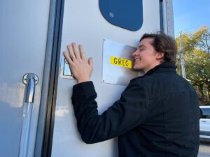 Joel Courtney Instagram - It’s so great being back to work. Can hardly contain my awkwardness #jesusrevolution #lionsgate 
📸- @mia_scholink