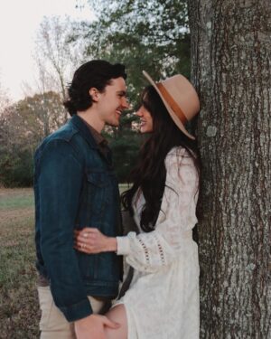 Joel Courtney Instagram - Thankful for you and all of the adventures we’ve had in just a single year. Around this time last year was when we moved to TN and it’s safe to say that sometimes the unknown + unexpected parts about life are the best ones. 🫶🏼🍁

#thankful #thanksgivingphotoshoot #happythanksgivng #fallphotography #fallphotoshoot #coupleshoot #couplesphotography #joelandmia #whitedress #thanksgivingoutfit
