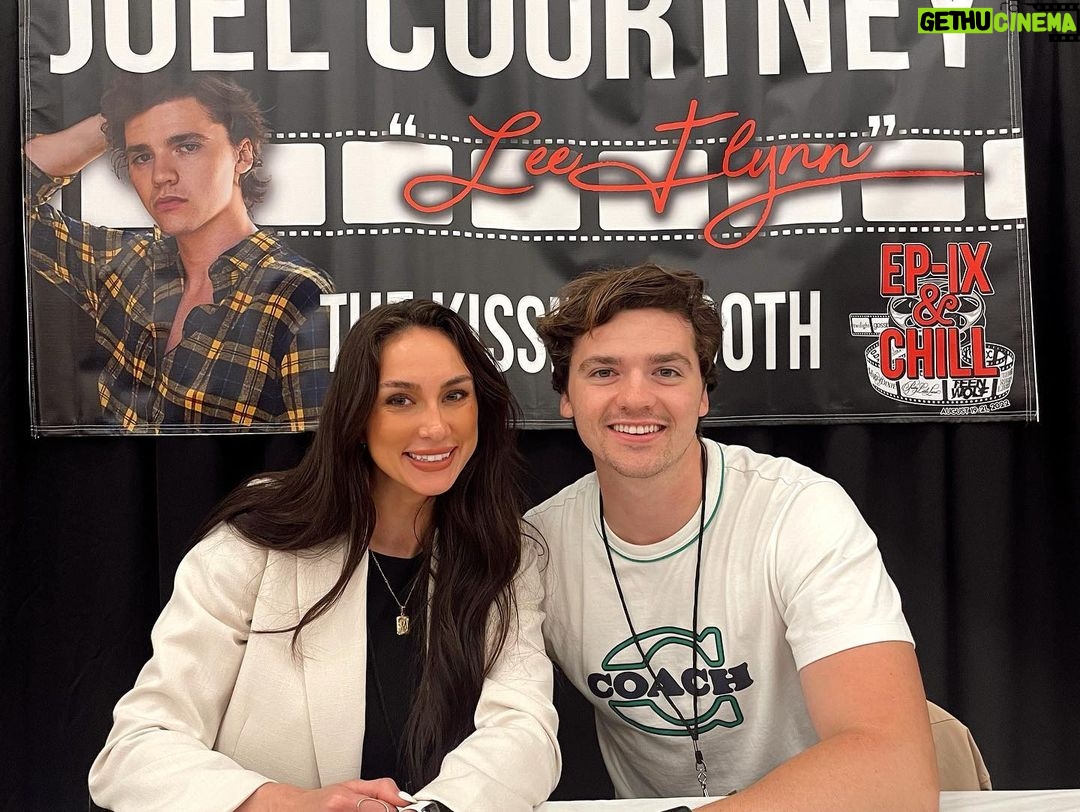 Joel Courtney Instagram - A brief recap of this last weekend. Met a ton of fans, made a lot of friends, had an amazing time with my wife. @tripleellc was a hit!!! #epixandchill #conventionlife Charleston, South Carolina