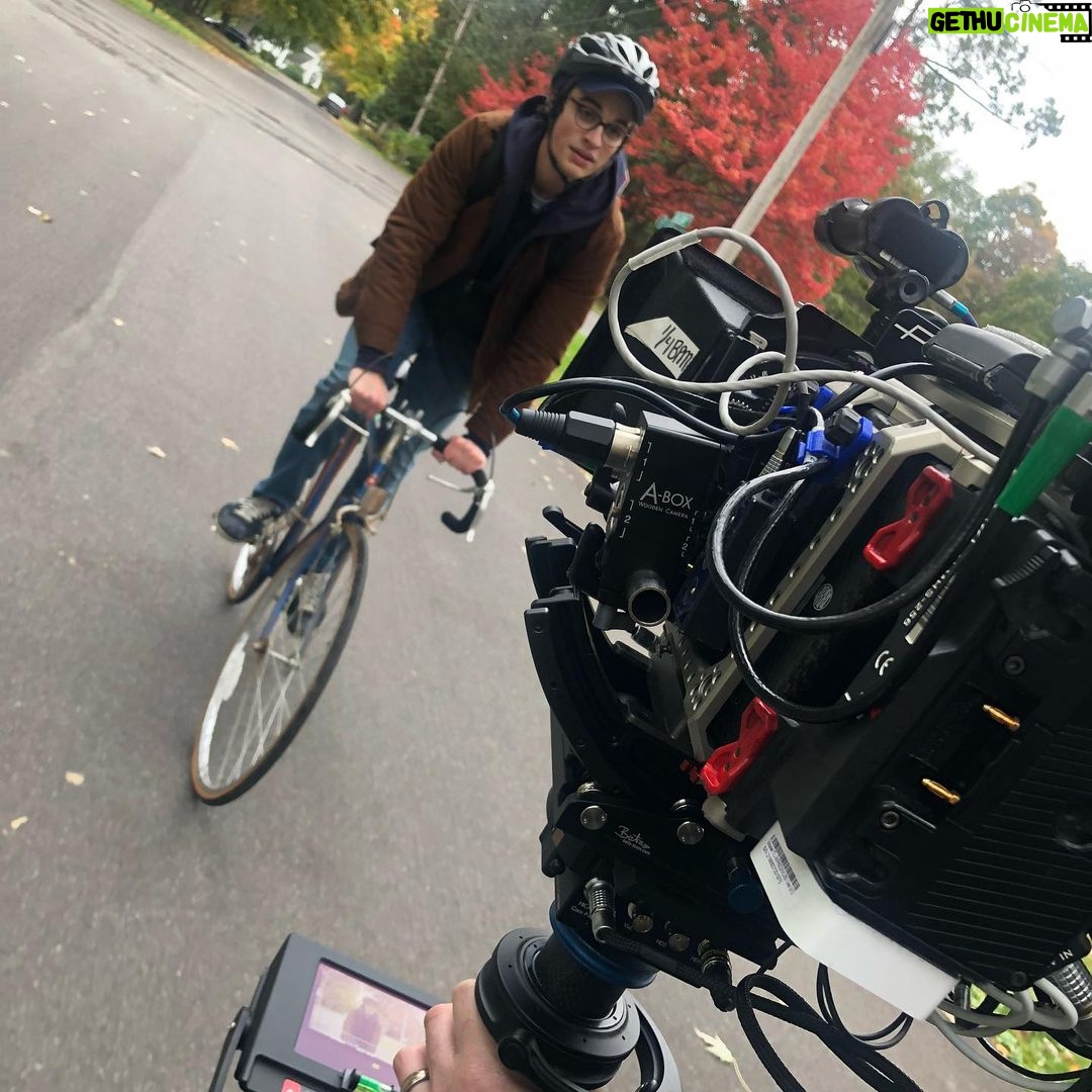 Joey Bragg Instagram - The world can finally see Sid Is Dead! Yay! I am so proud of this movie and so grateful it put all the wonderful people who made it into my life. Filming this was the most fun I’ve ever had and it totally shows on the screen. Thank you to @AmericanHigh and @EliGonda for trusting me with Sid. NOW GO BUY IT!