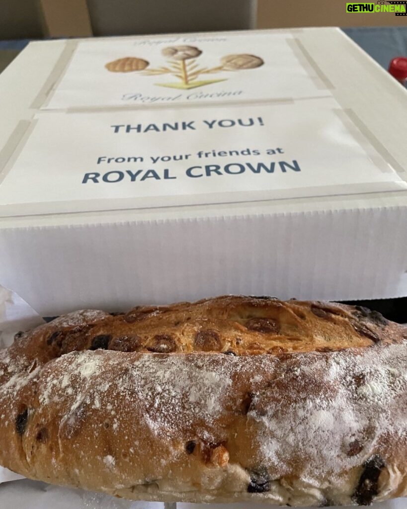 Joey Diaz Instagram - This is pure class…. Thank you Royal Crowne for the Tremendous goodie box and Chocolate bread!!!!