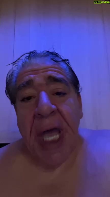 Joey Diaz Instagram - Red light sauna at Chill in Marlboro